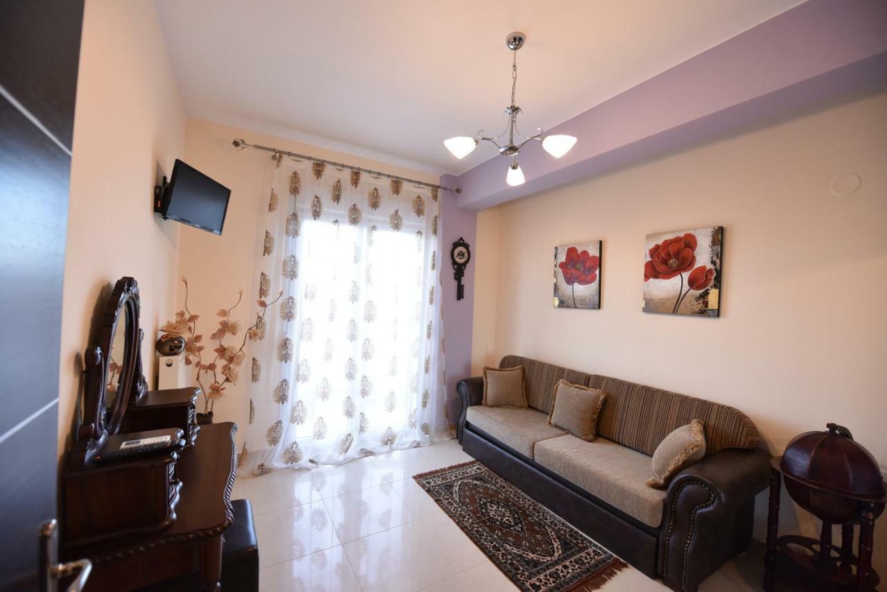 Apartment Artisti Elena Paralia Katerinis