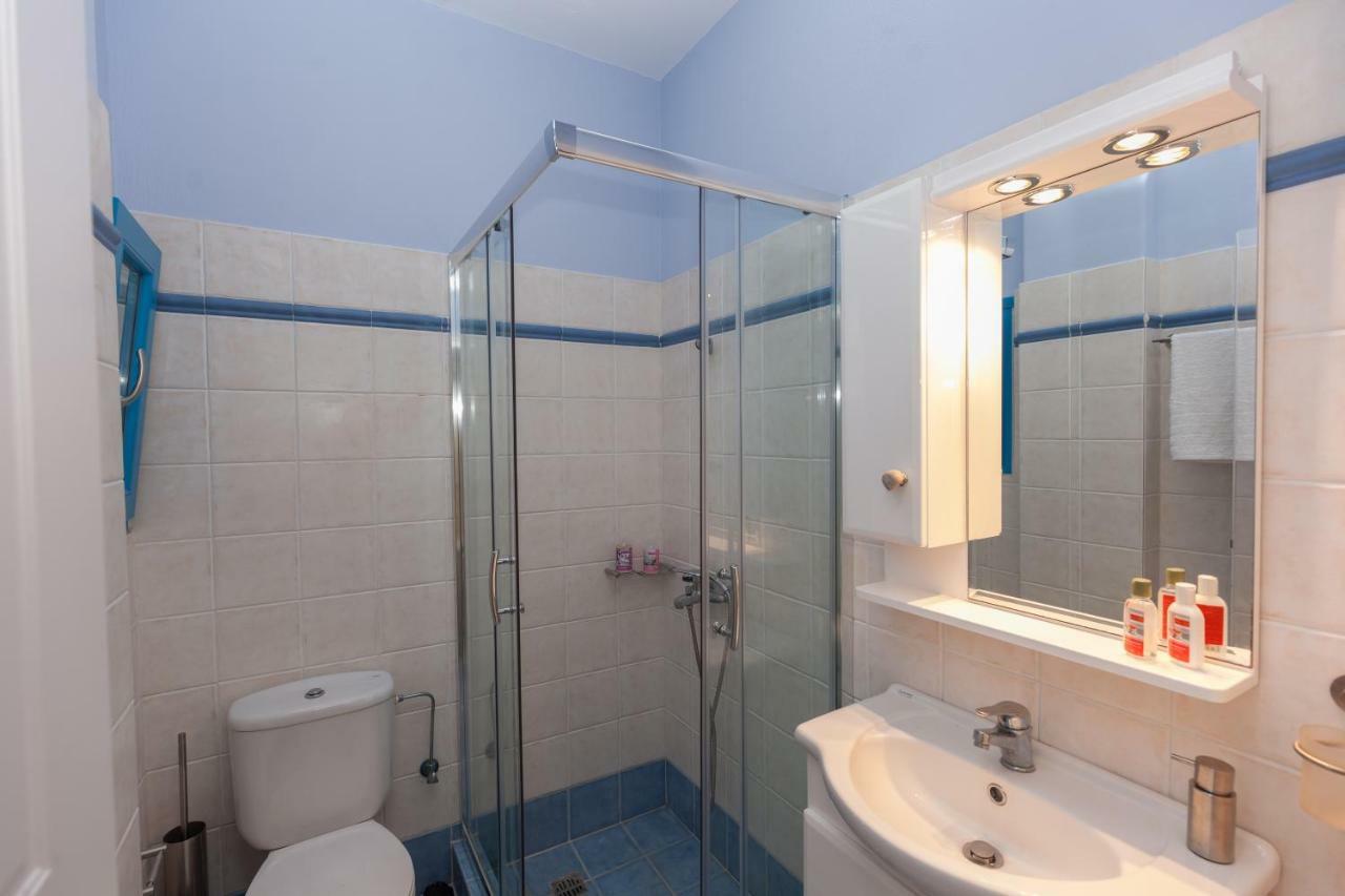 Just Blue With Amazing Sea Views In Holiday home *