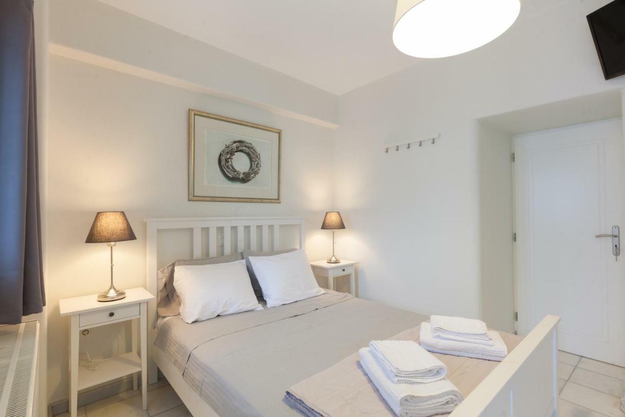 Pebbles 1bd House With Sea View In The Heart Of Apartment