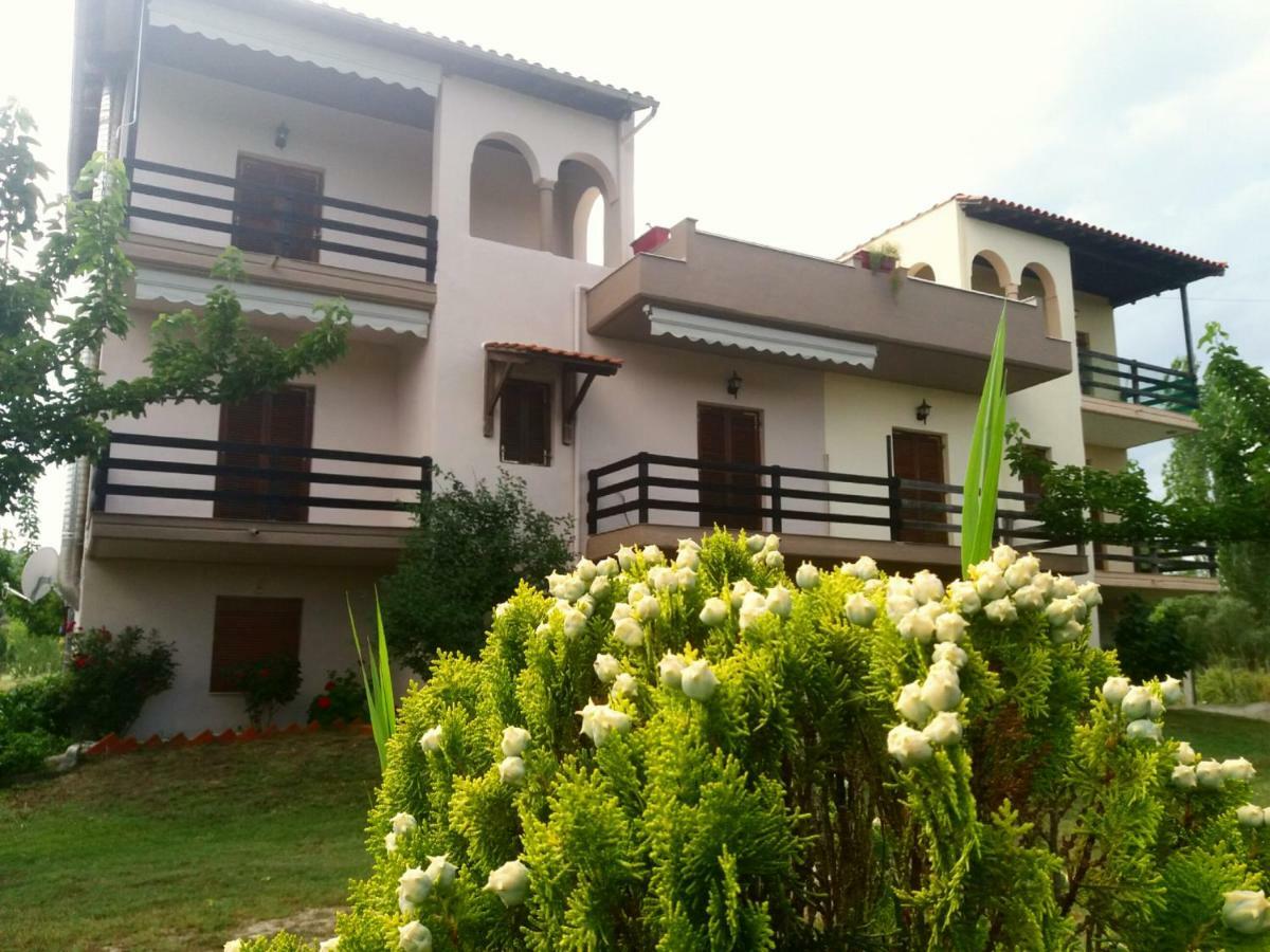 Athina Apartment *