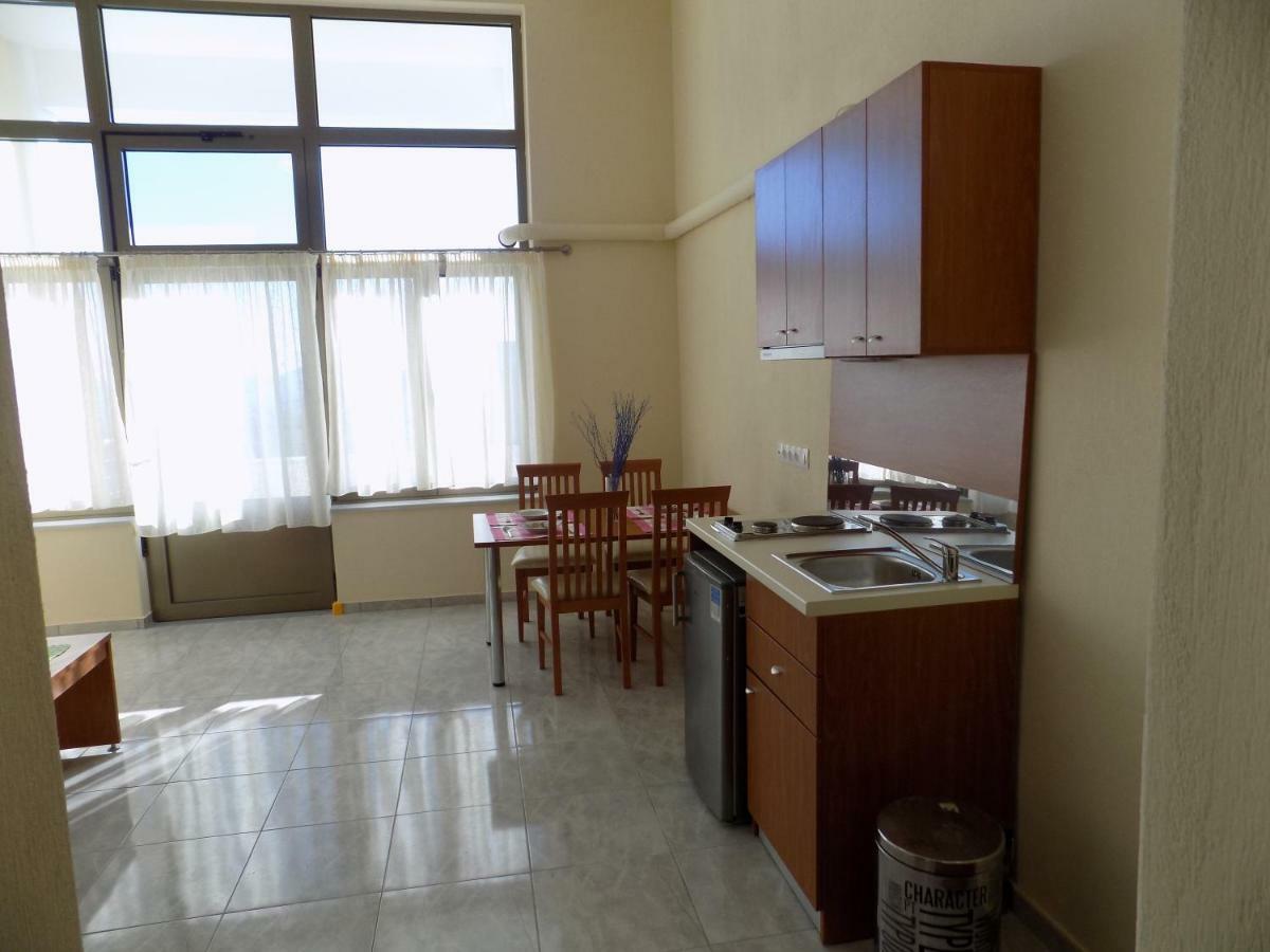 Rhodon House Apartment