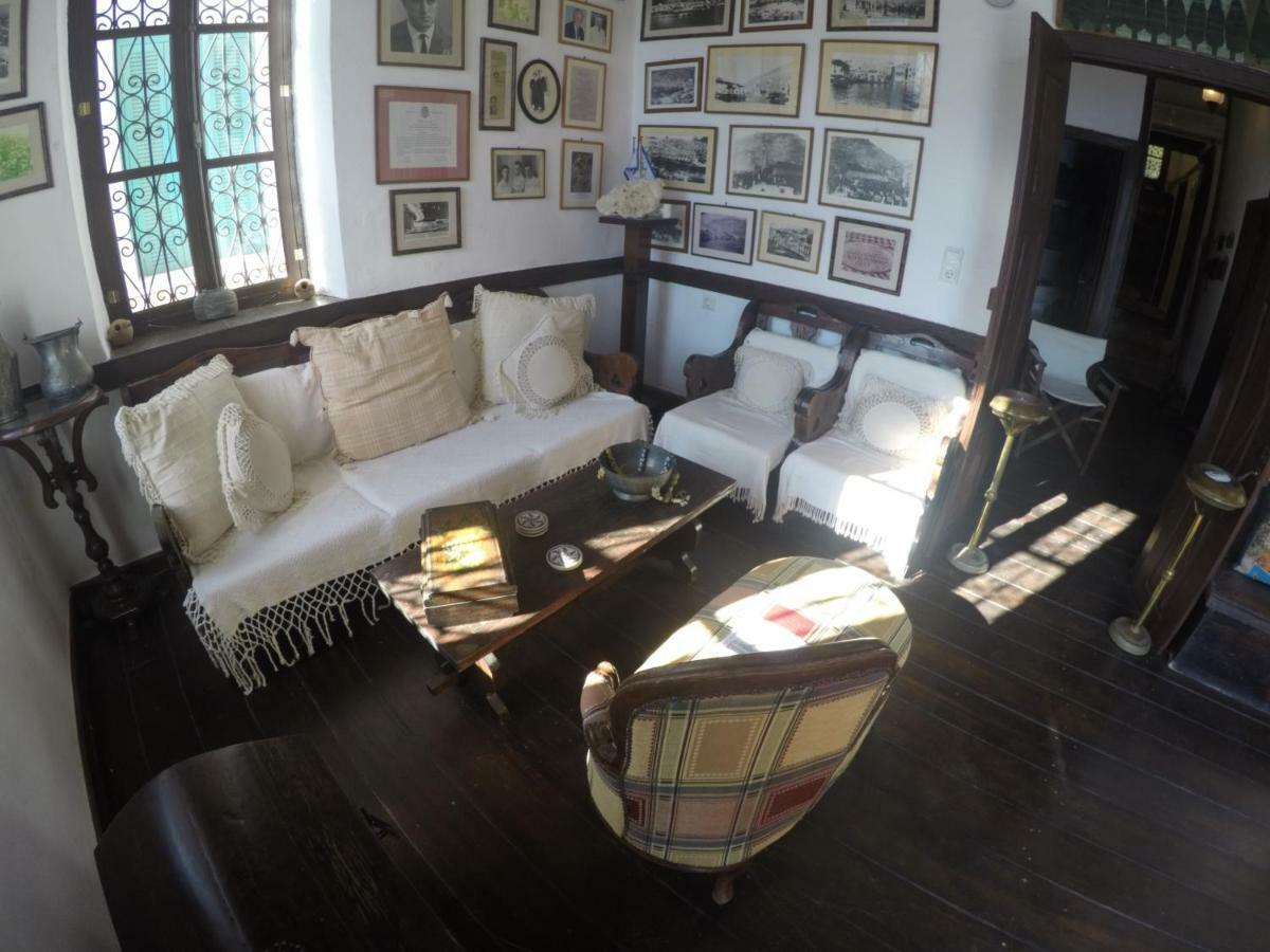 The Scarlet House Holiday home Megisti