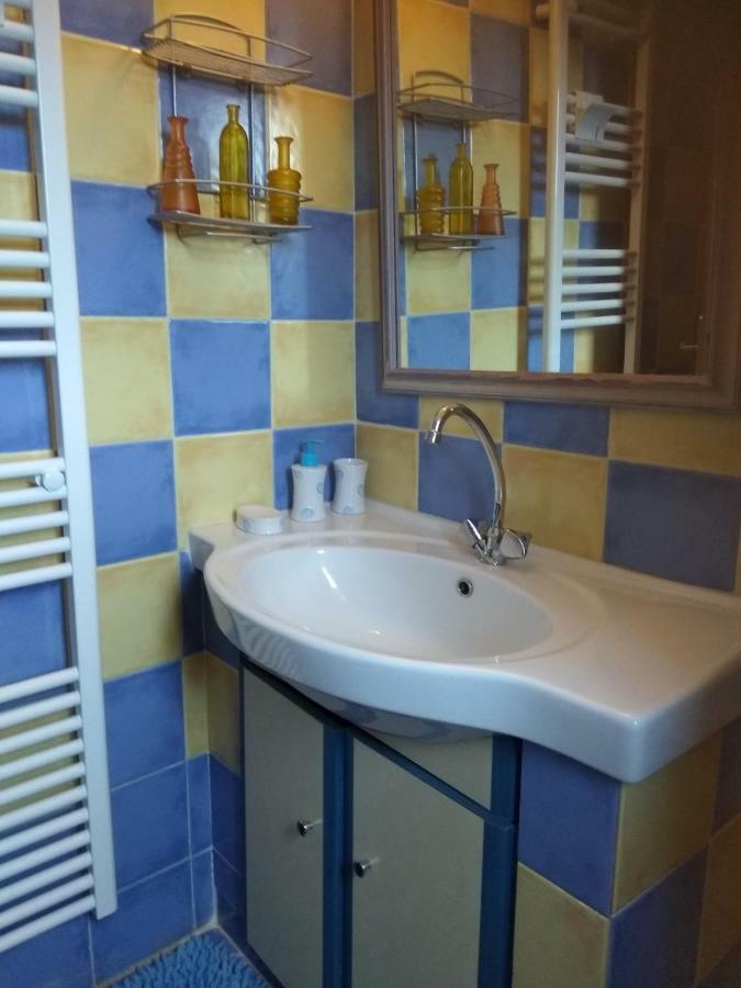 Ateni Homestay *