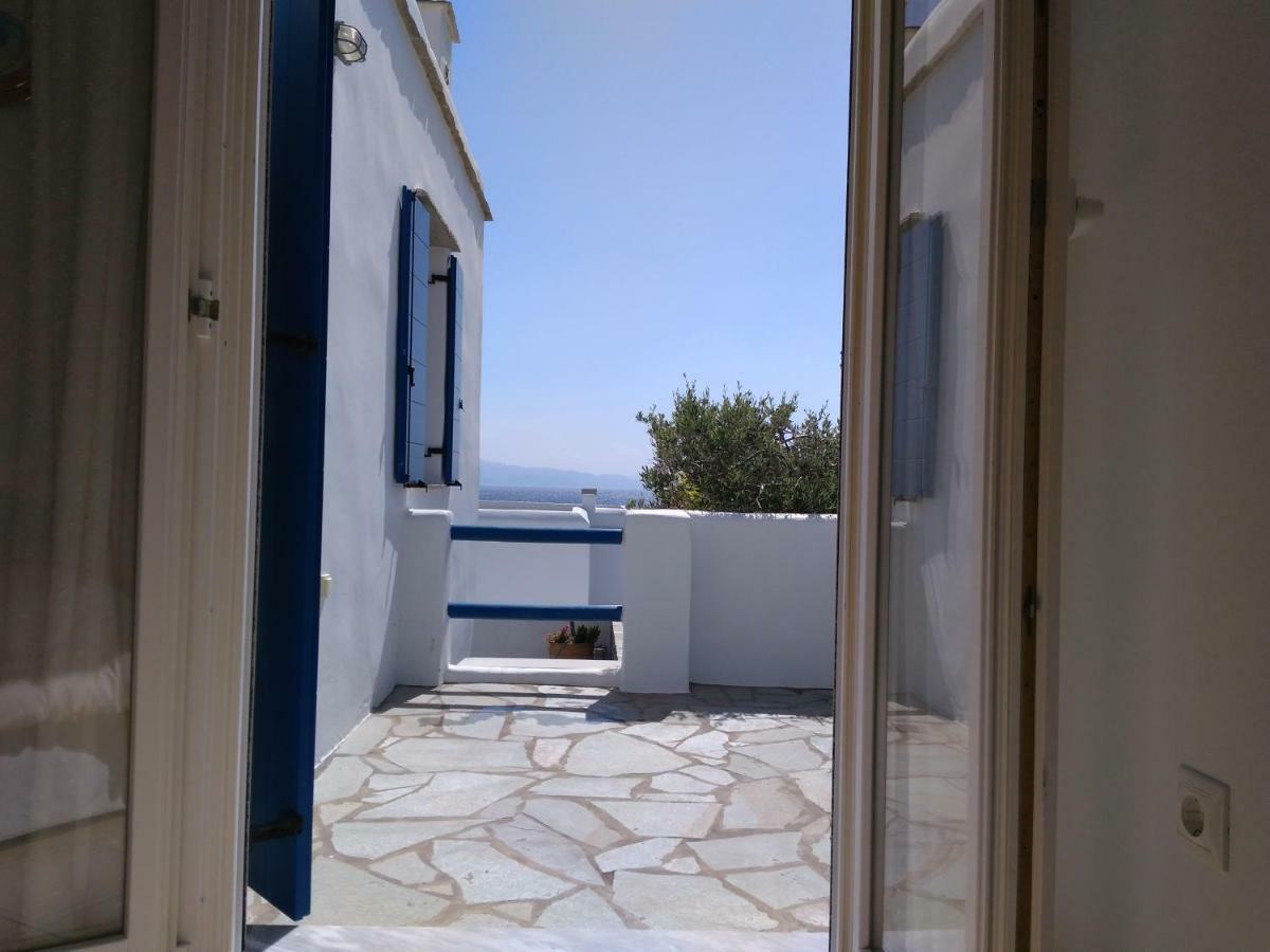 Air, Sun & Sea... Villa Agios Sostis (Tinos)