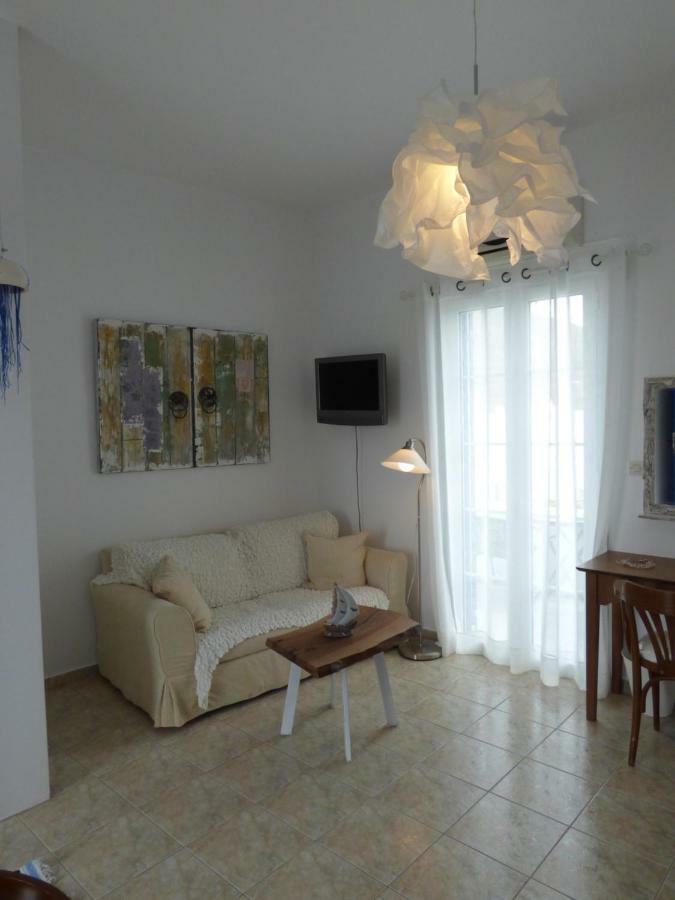 Nesaea * Agios Sostis (Tinos)