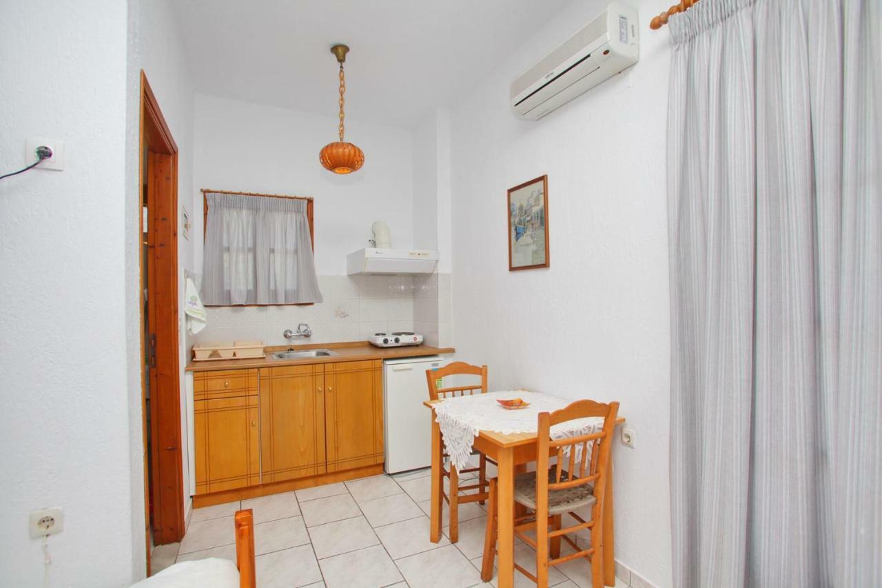 Apartment Stafylos Studios *