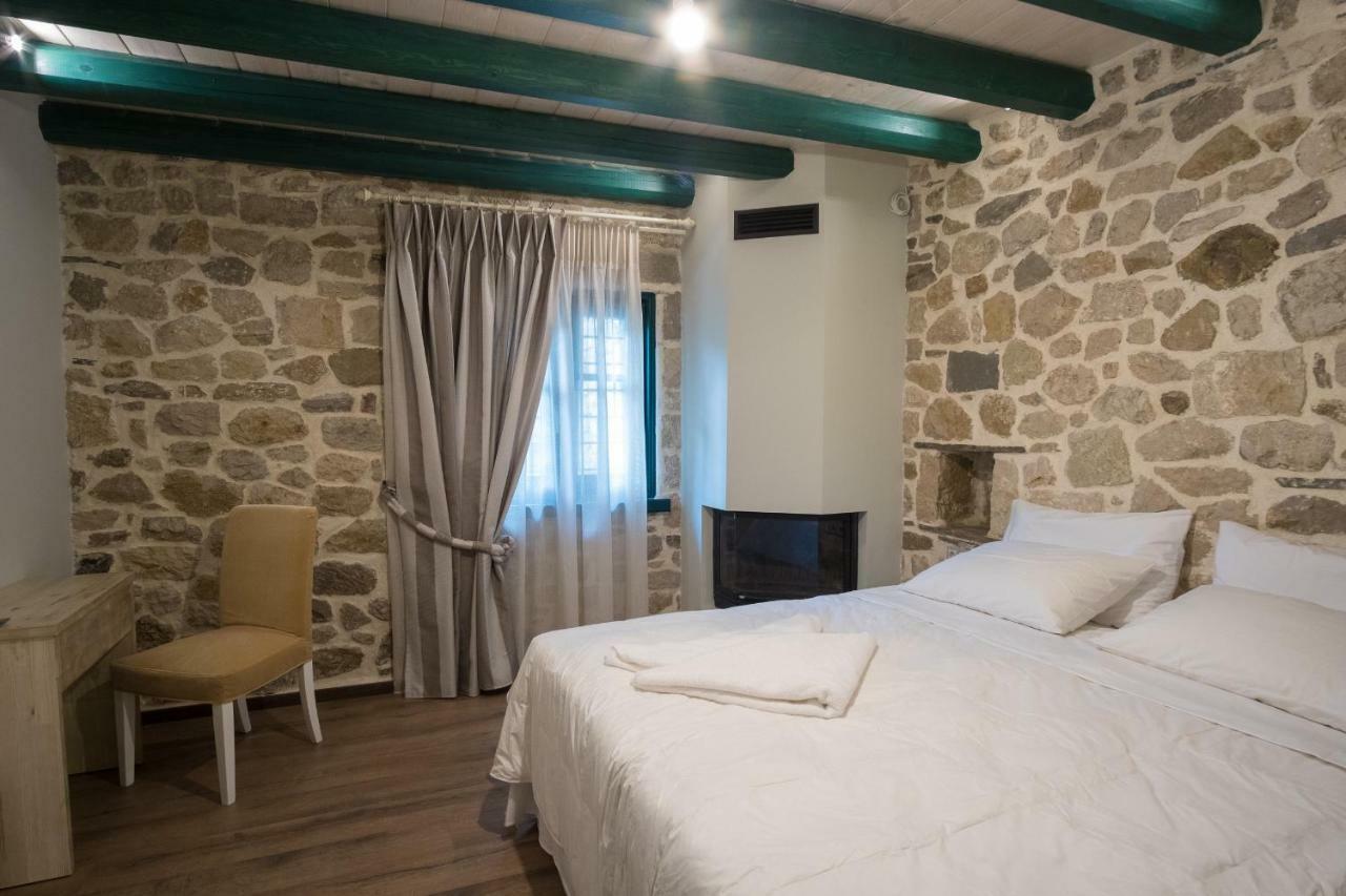 Arhontiko Vourloka Hotel