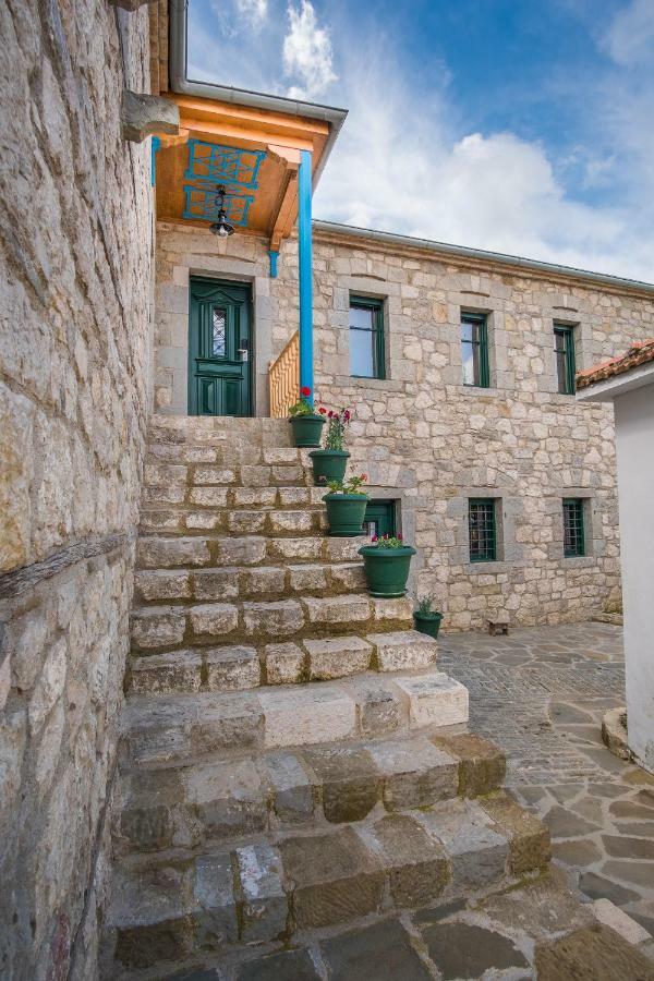 Arhontiko Vourloka Hotel 3*