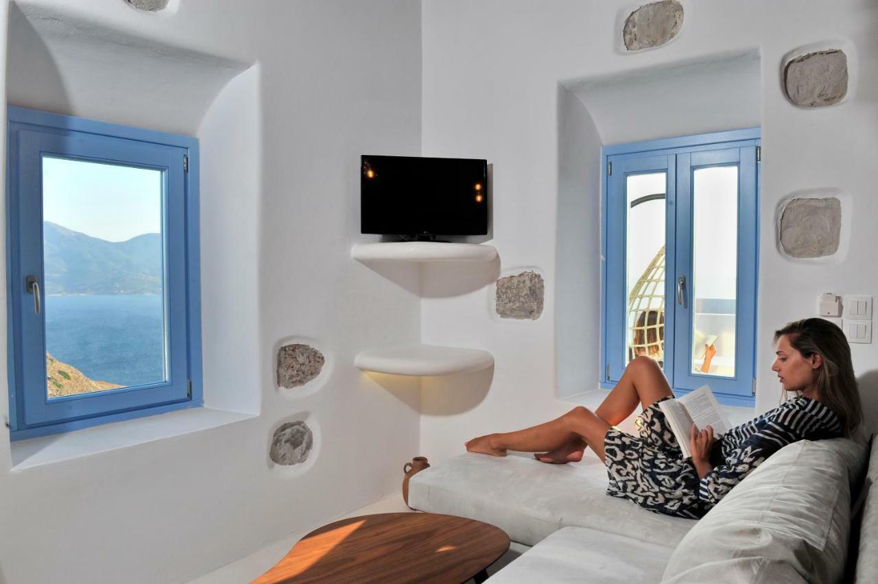 Plaka Suites