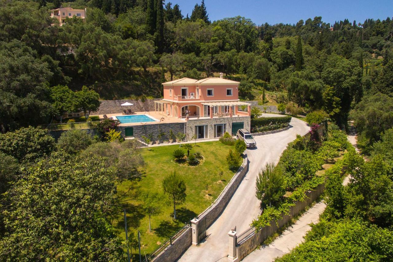 Larisa Villa Gastouri (Corfu)