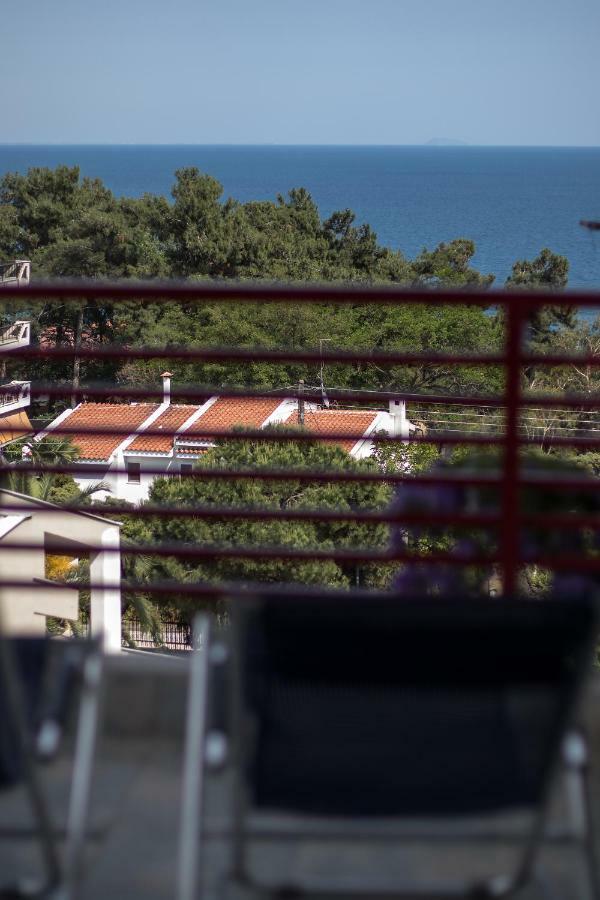 Sweet With Spectacular Sea View Apartment Palaiontsiflikion