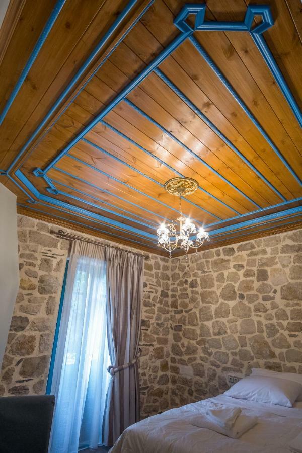 Arhontiko Vourloka Hotel 3*