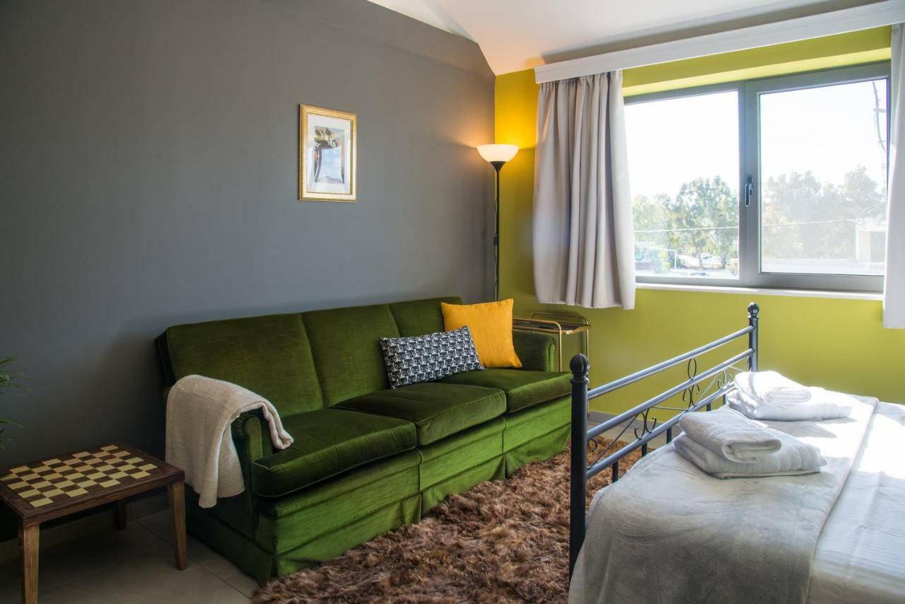 Apartment Chroma