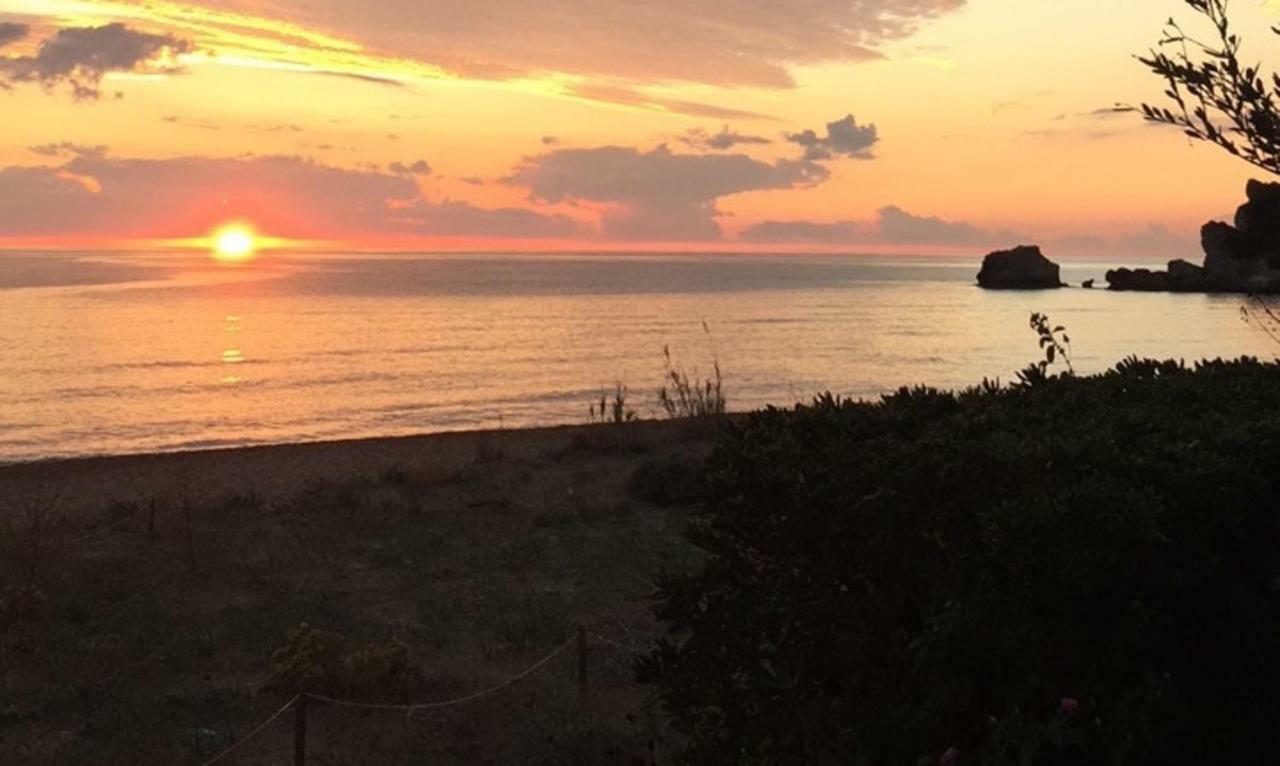 Aqua Seafront Corfu House With Garden * Glyfada (Corfu)