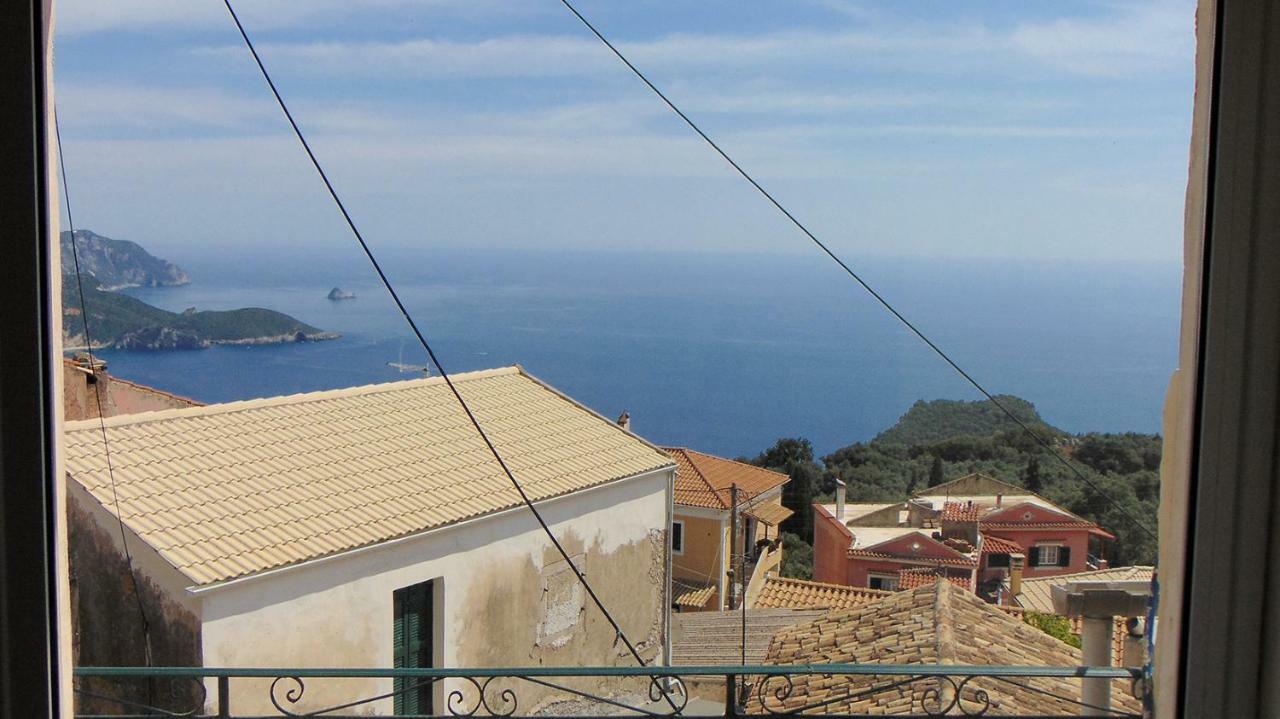 View House *