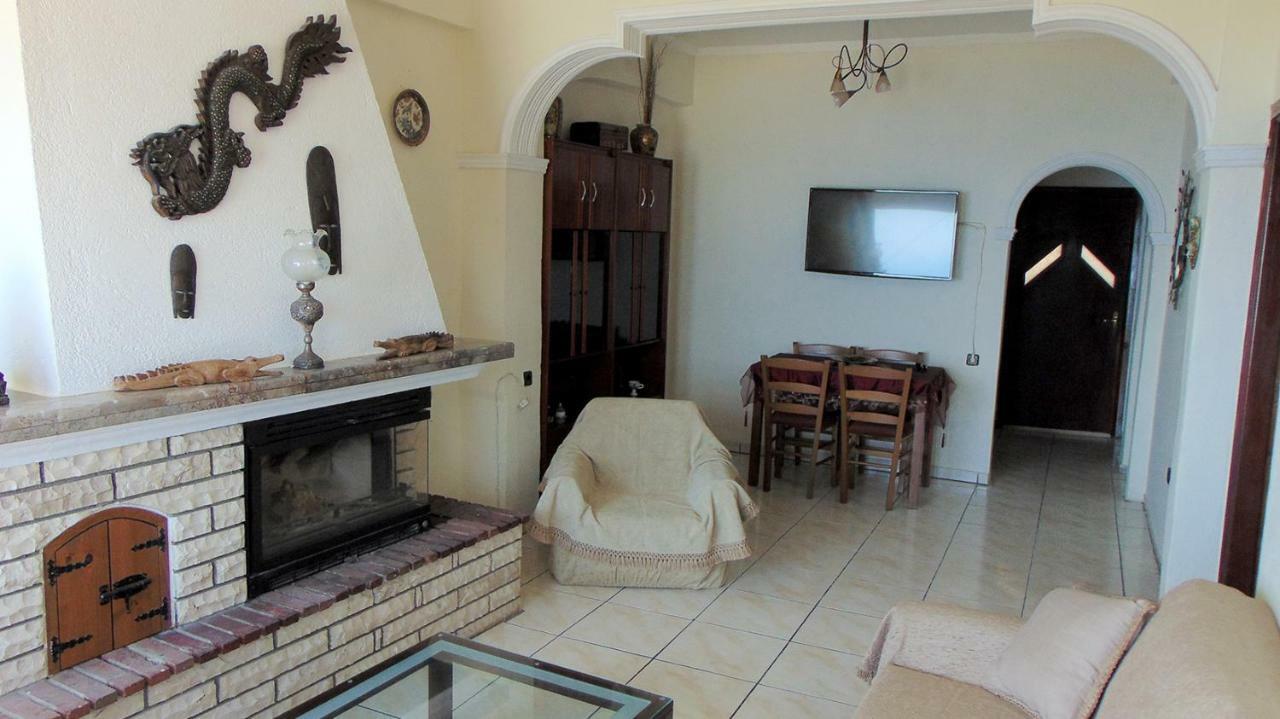 View House * Lakones