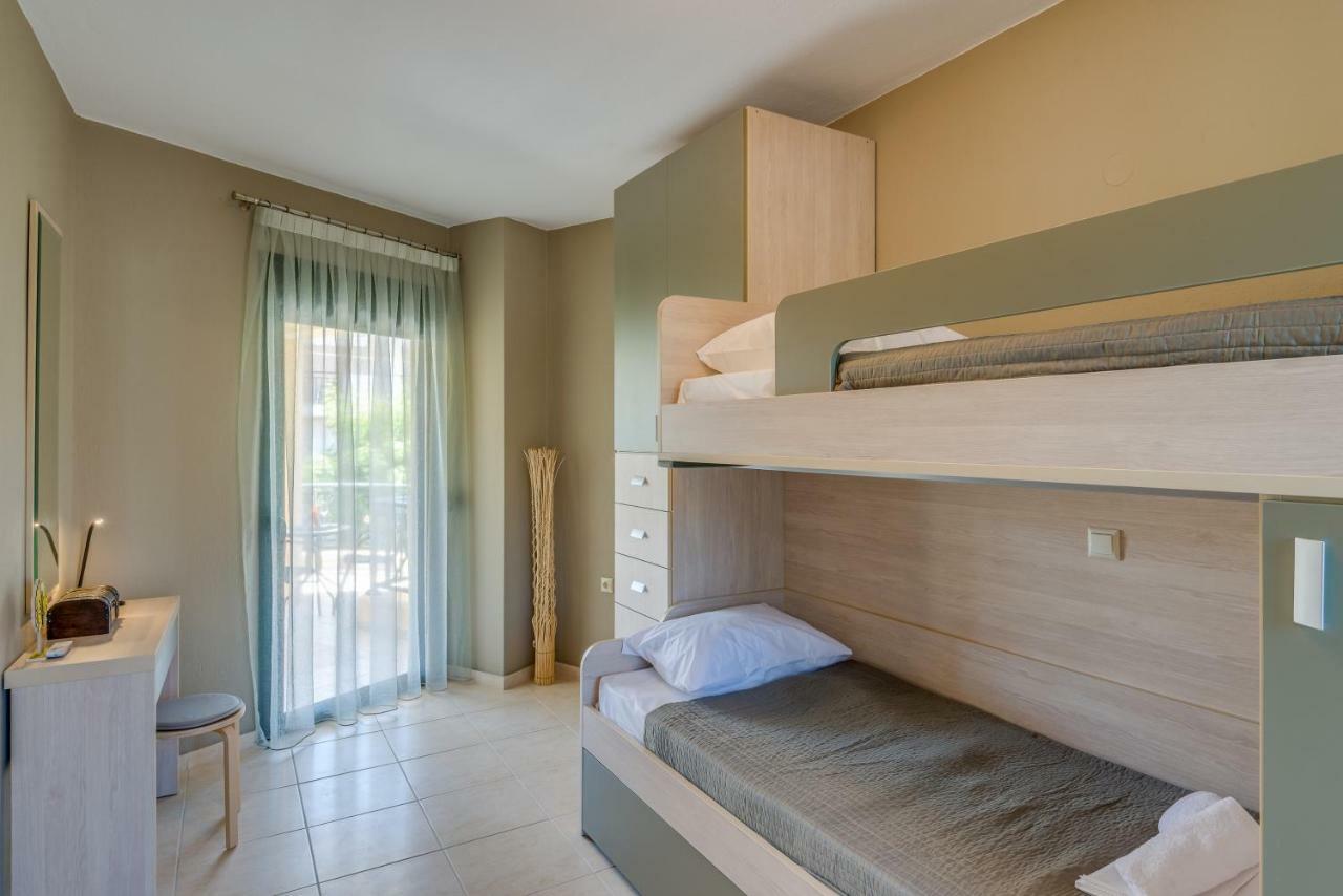 Apartment Blue Toroni