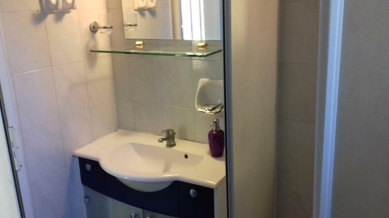 Lazaris Beach House Holiday home Almiros Beach