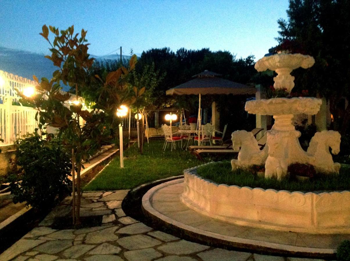 Fofo - Beautiful Sea Front With 650m2 Garden Villa *