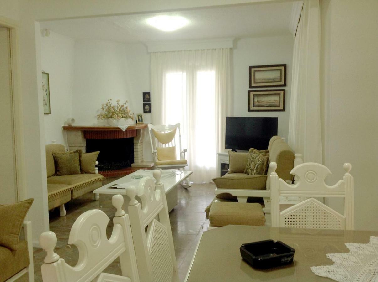 Fofo - Beautiful Sea Front With 650m2 Garden Villa *