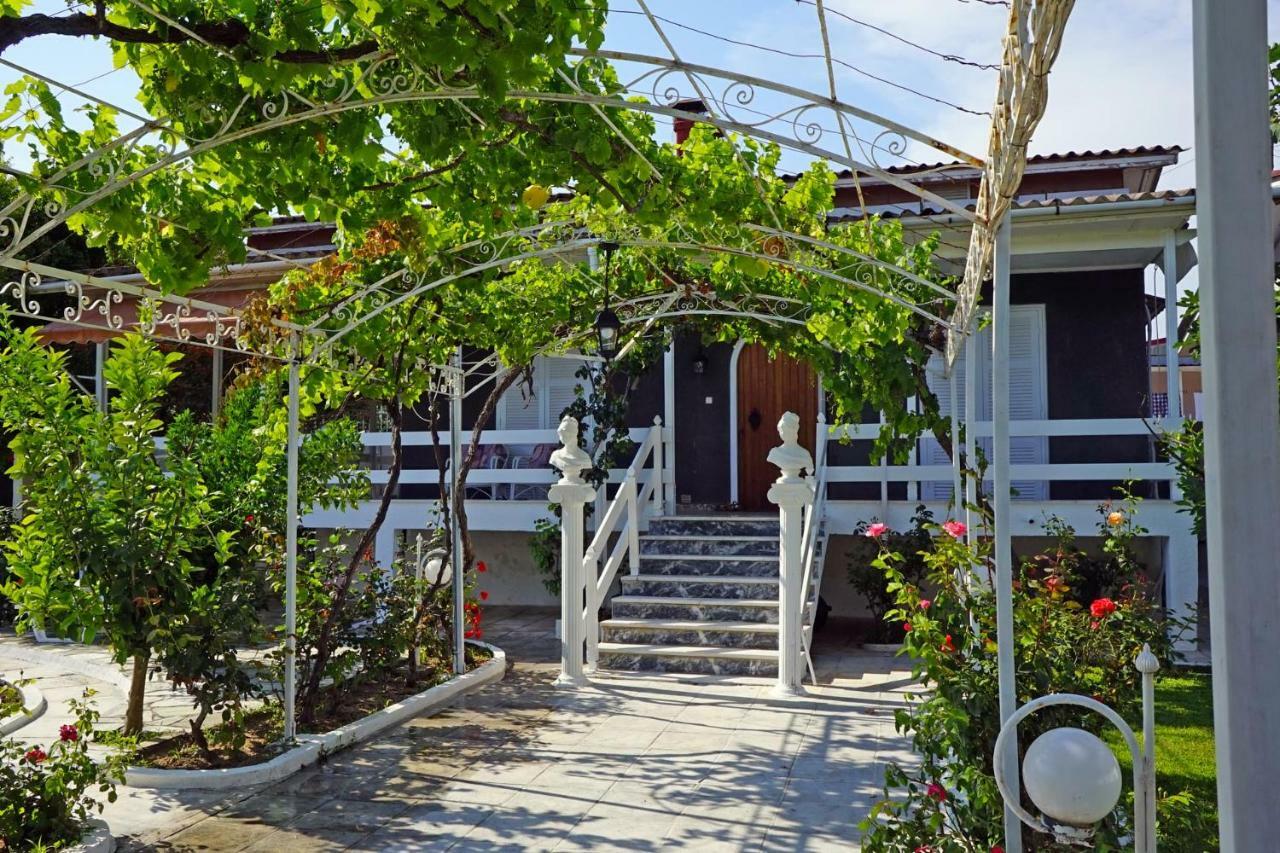 Villa Fofo - Beautiful Sea Front With 650m2 Garden