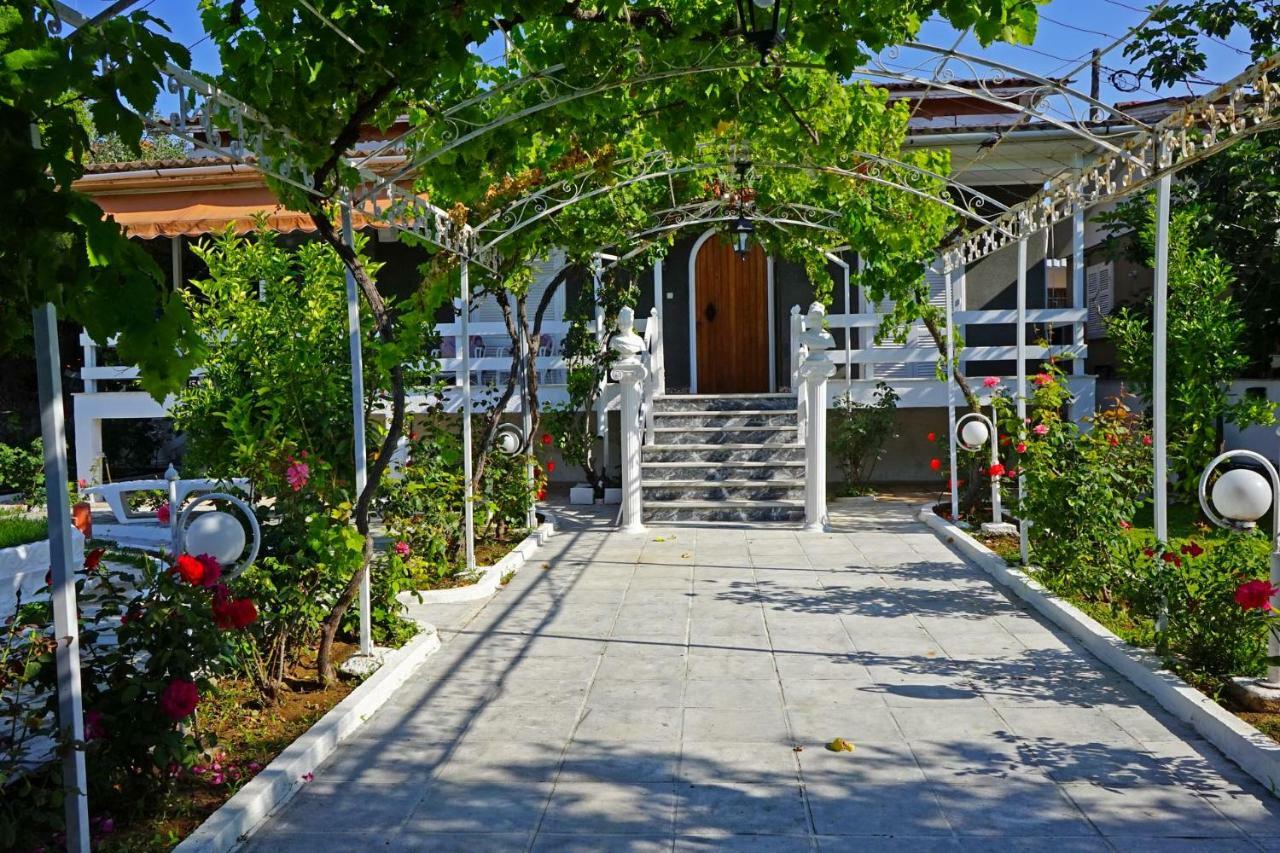 Villa Fofo - Beautiful Sea Front With 650m2 Garden