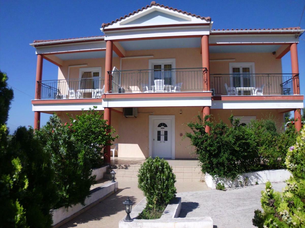 Apartment Thekla Karavados