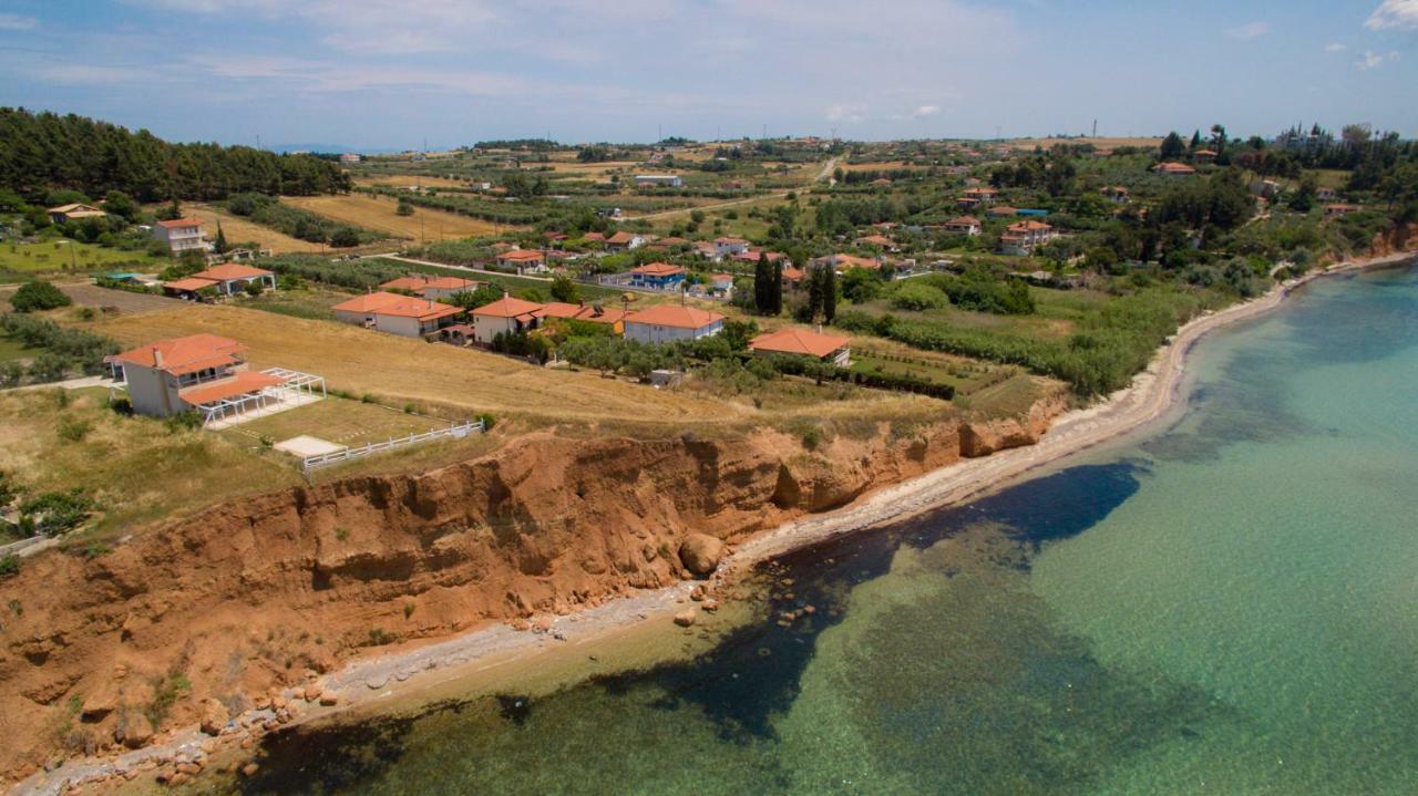 Magnificent Seascape On A Secluded Holiday home