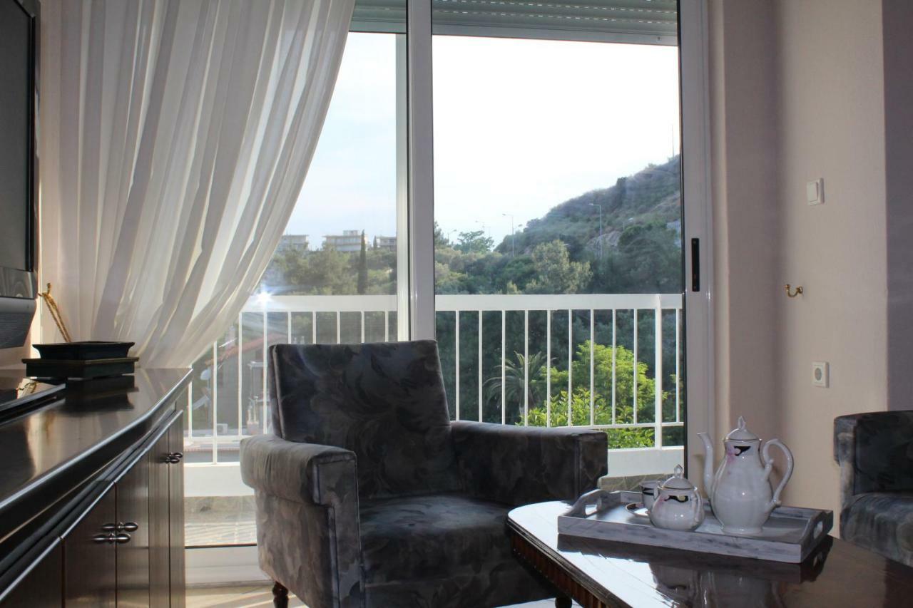 Balcony By The Sea Palaiontsiflikion