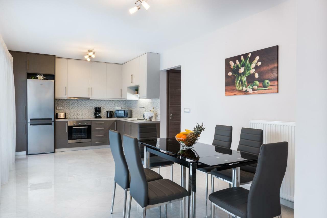 Mimosa Apartment
