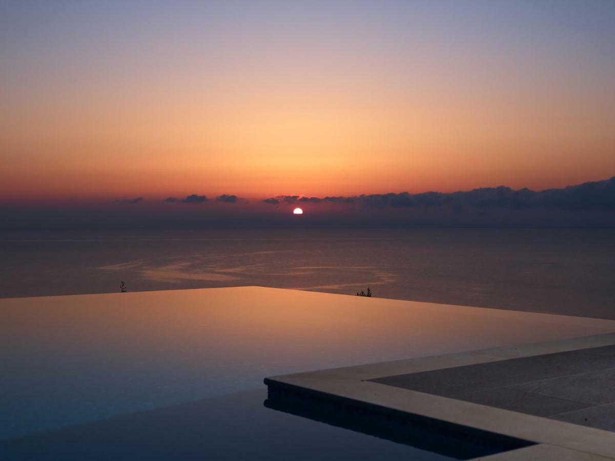 Golden July Luxury *