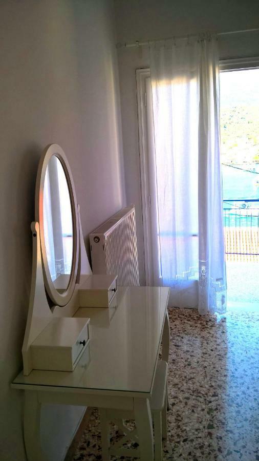 Poros Apartment *
