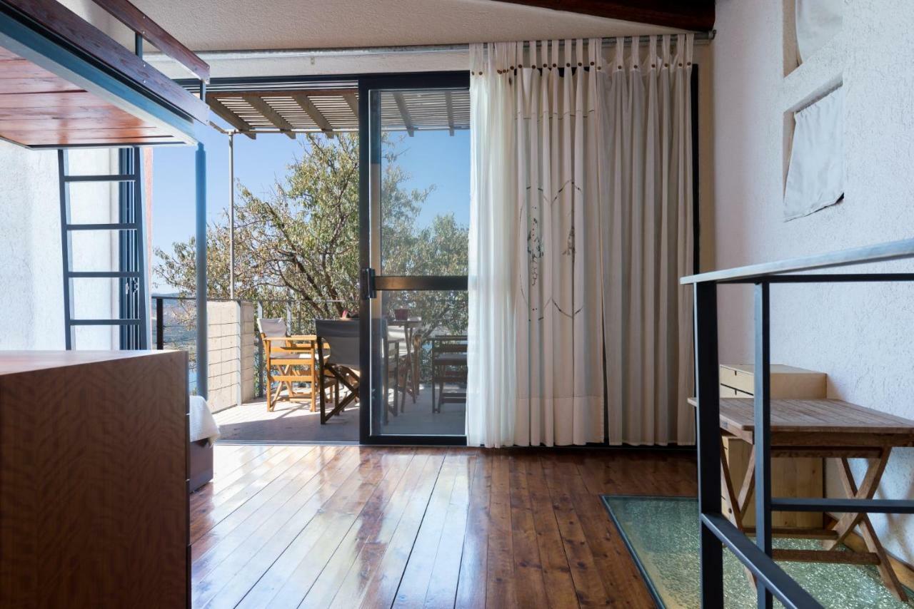 Holiday home Red Art Maisonette Kardhakata