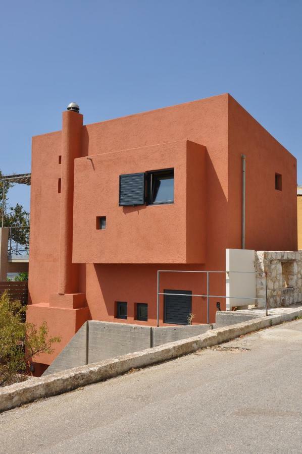 Red Art Maisonette Holiday home *
