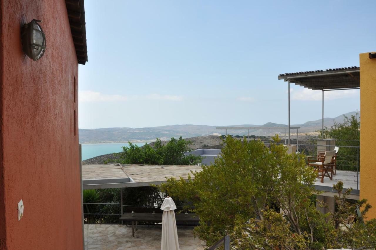 Red Art Maisonette Holiday home *
