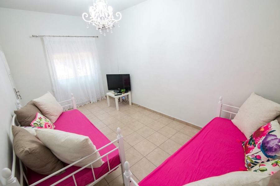 Philoxenia House! Maisonette In Front Of The Sea! Holiday home