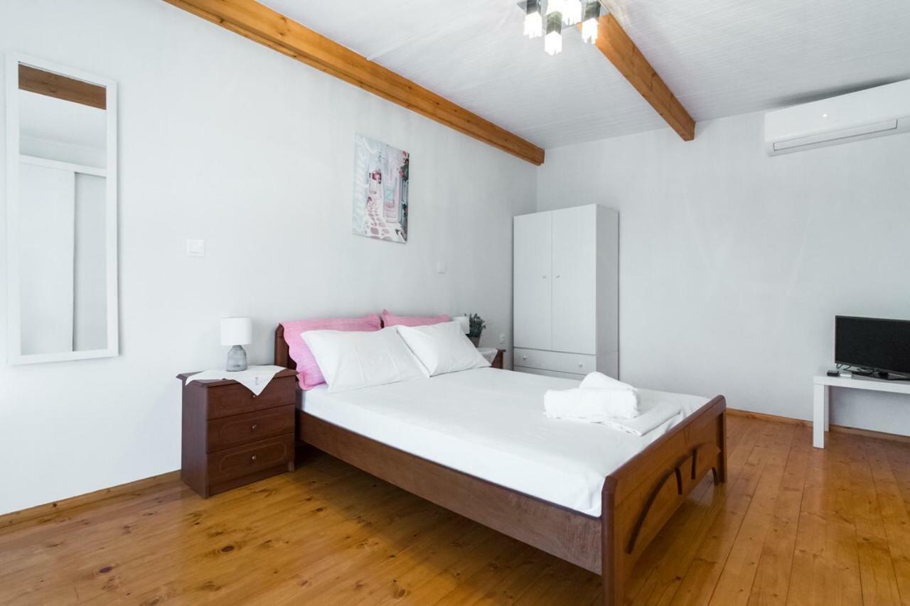 Philoxenia House! Maisonette In Front Of The Sea! Holiday home