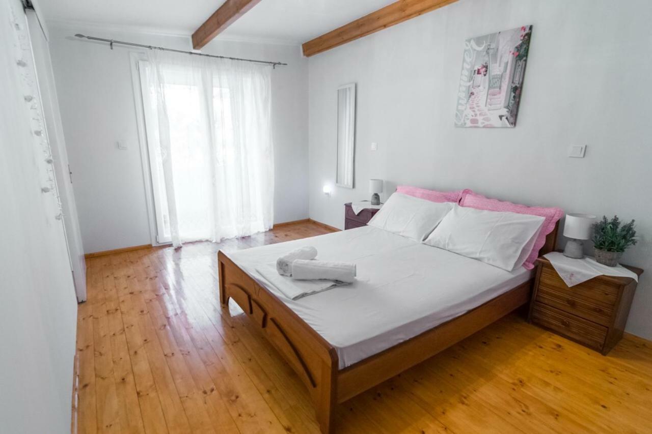 Holiday home Philoxenia House! Maisonette In Front Of The Sea! *