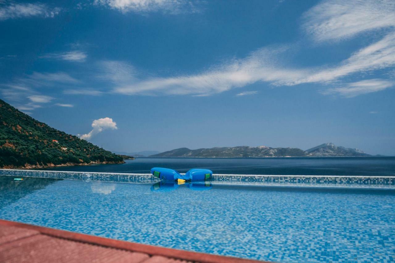 Villa Elia