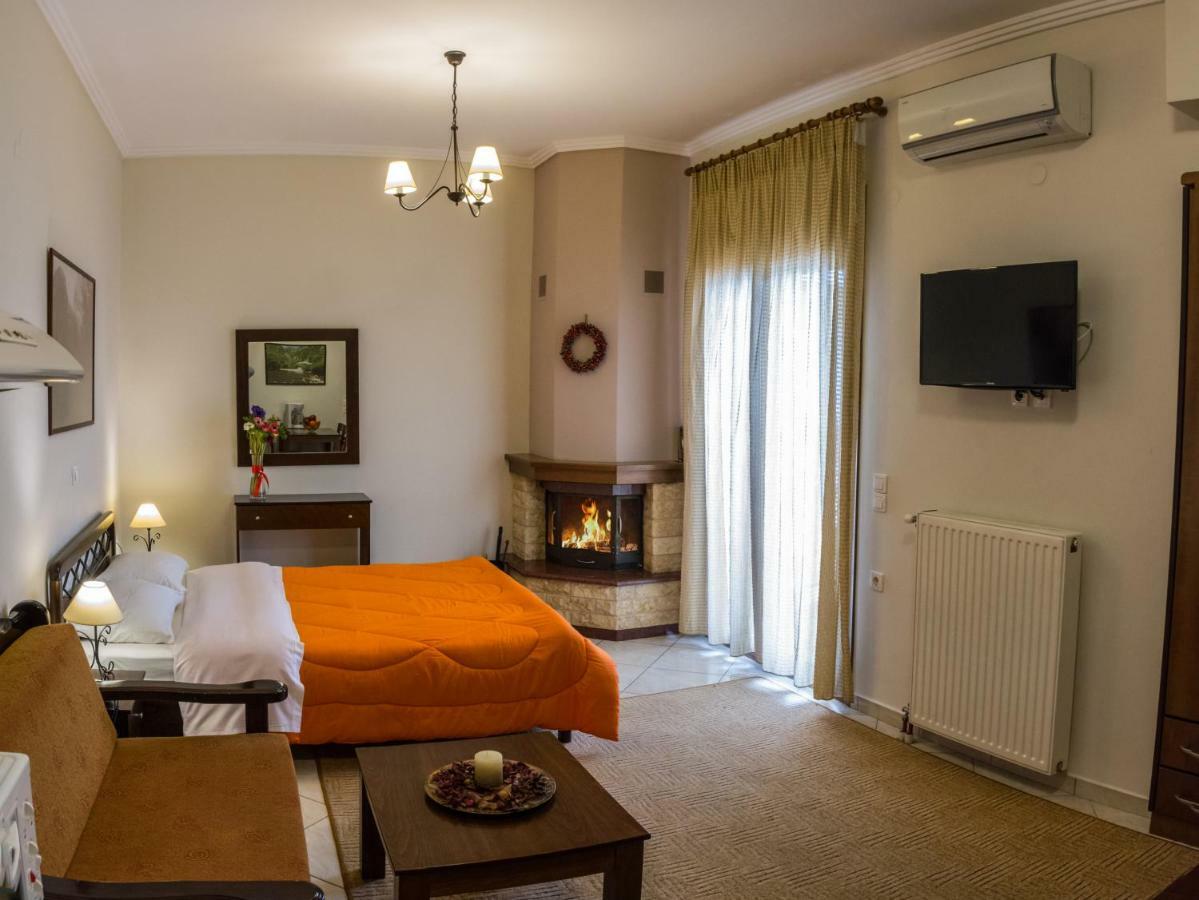 Apartment Chrysandra Karpenisi