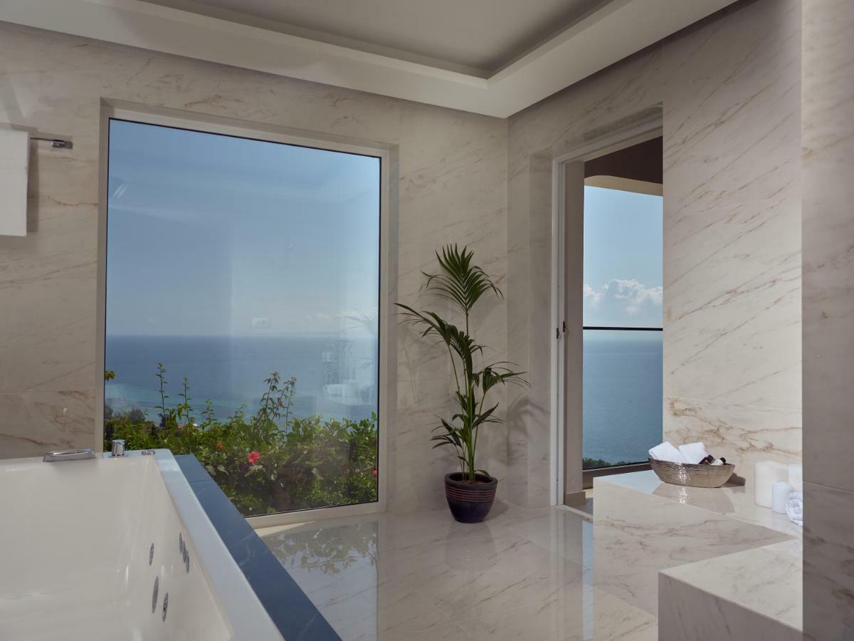 Golden July Luxury Villa *