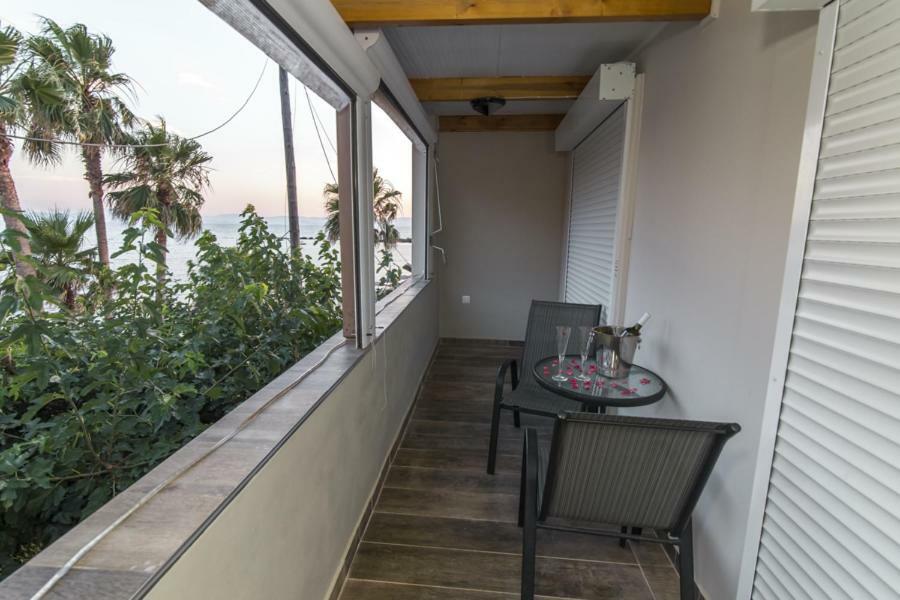 Philoxenia House! Maisonette In Front Of The Sea!
