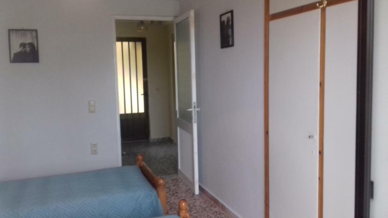 Lazaris Beach House Holiday home Almiros Beach