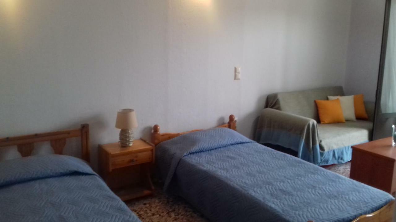 Lazaris Beach House Holiday home Almiros Beach