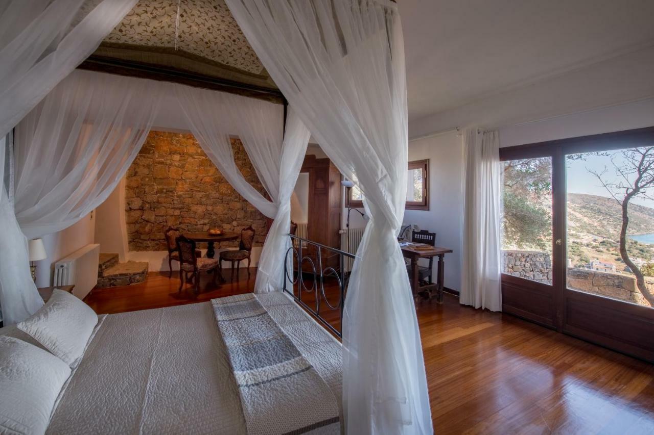 With A Character Mirabello Country house *