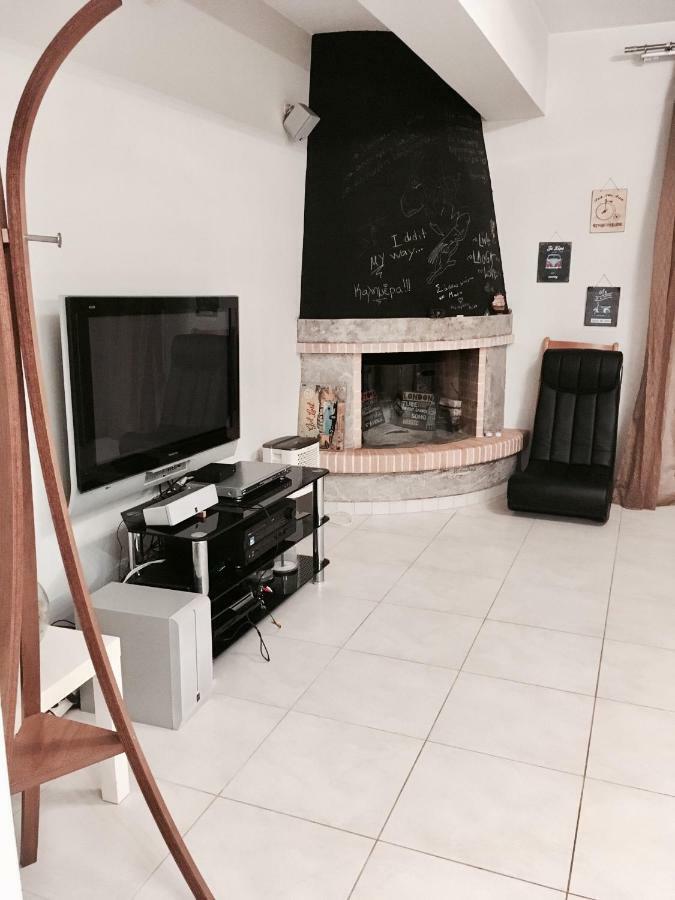 Savva's Surf House Holiday home