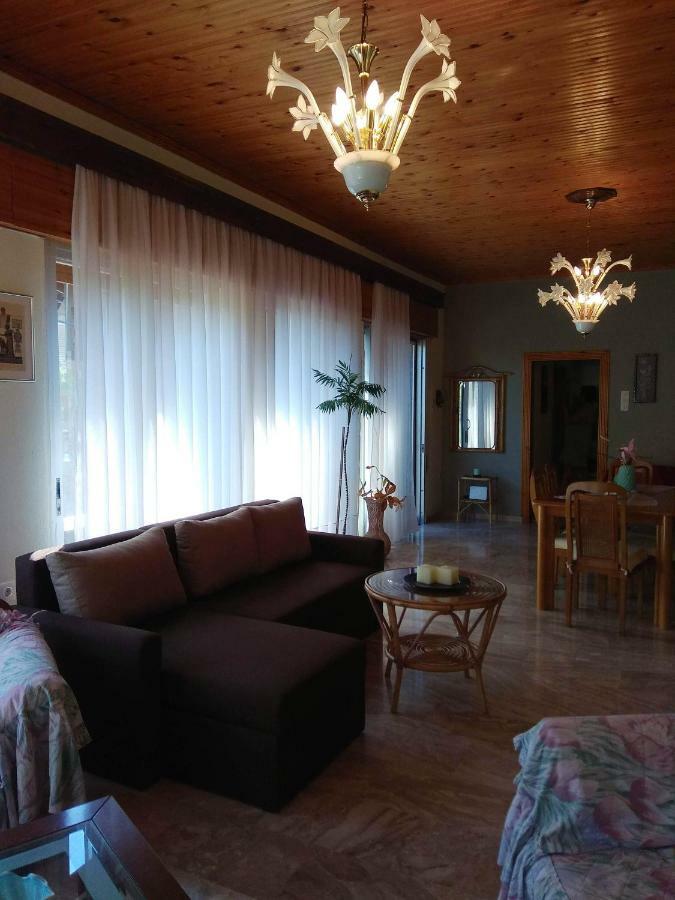 Holiday home Leaves *