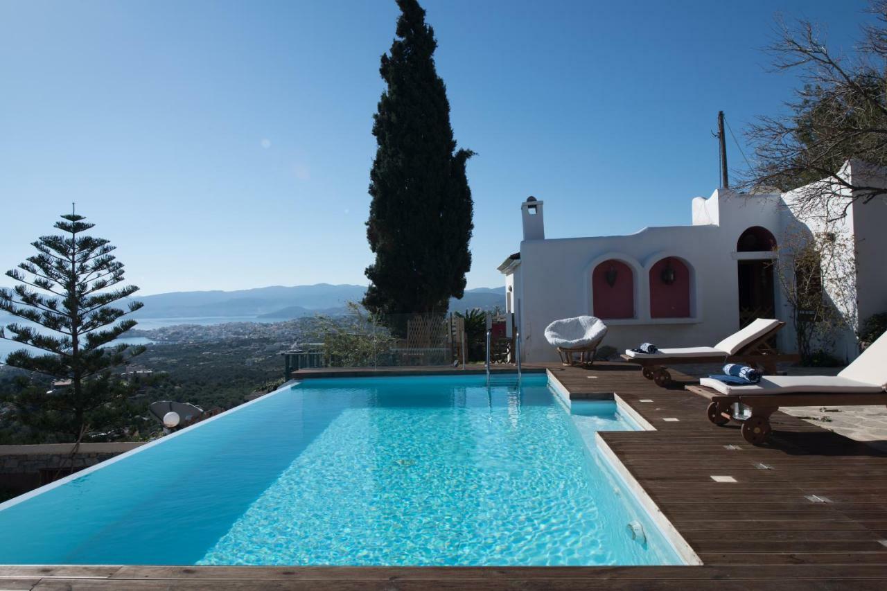 With A Character Mirabello Country house