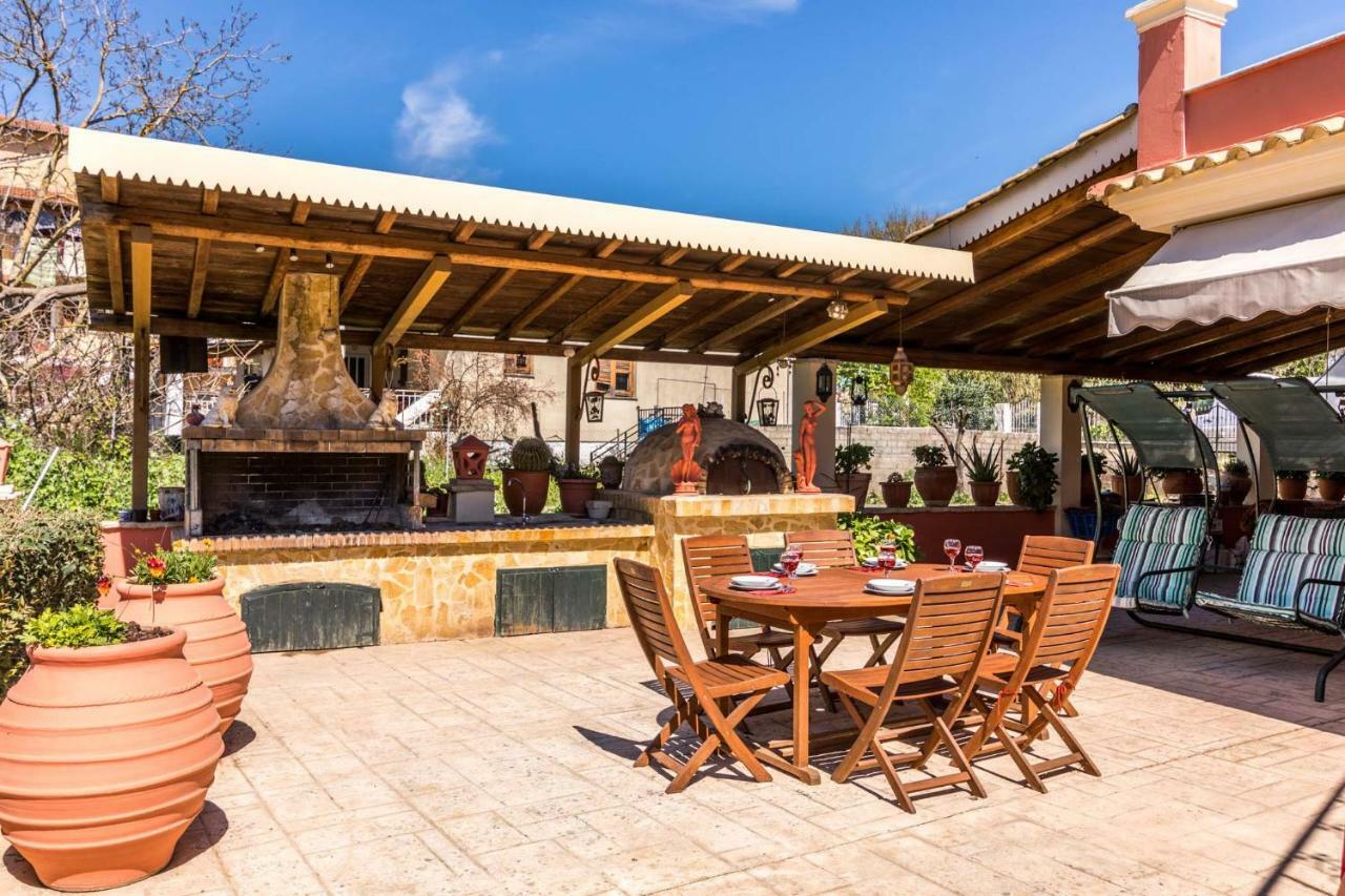 Antonela Sunshine By Corfu Escapes Perama (Corfu)