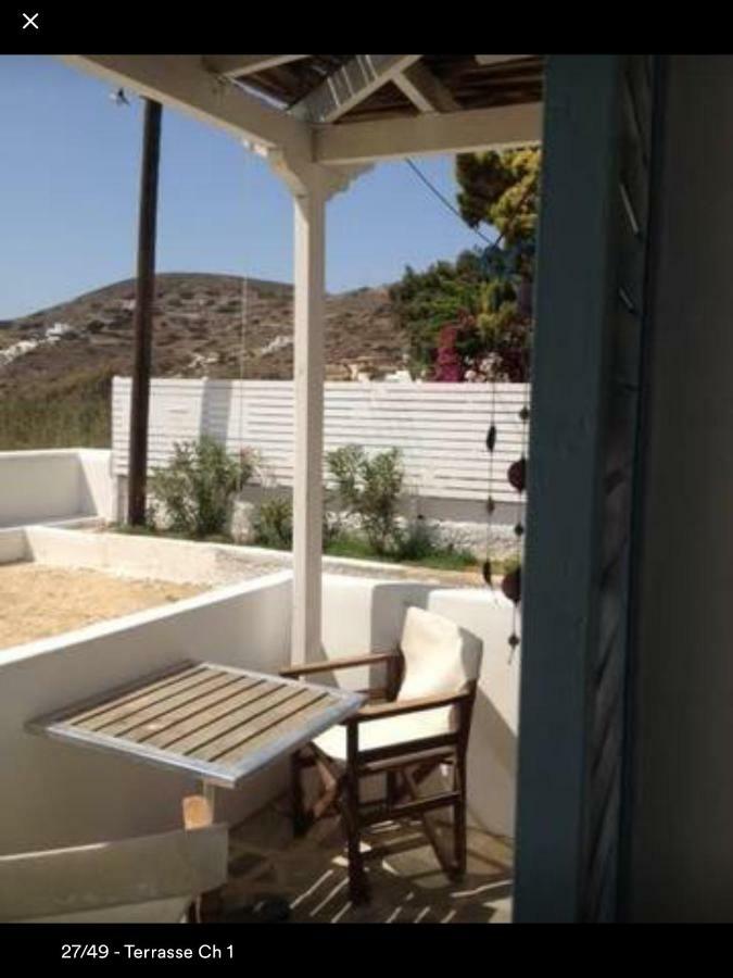 Campos Yalos Villa Chora (Ios)